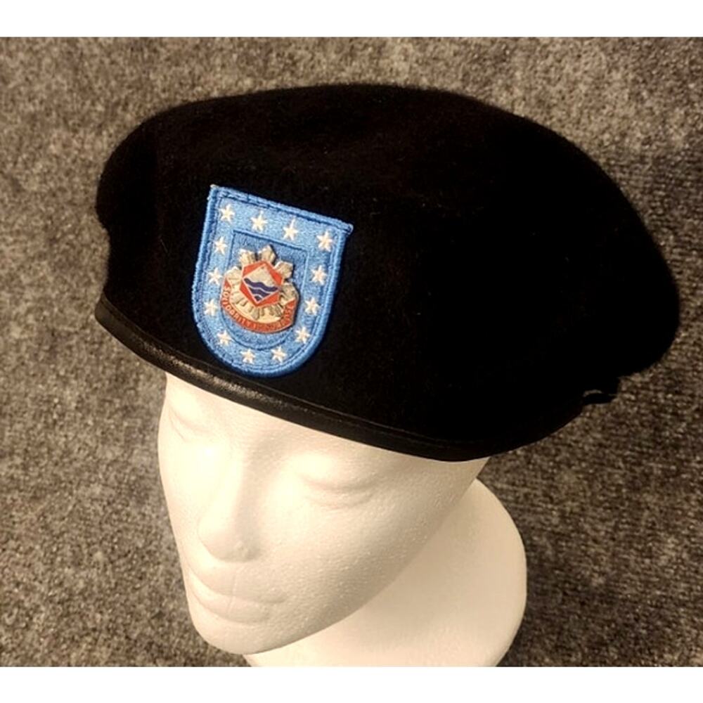 US Military DSCP Black Beret 7 1/4 TRADOC Flash Crest Pin Solidarity in Purpose